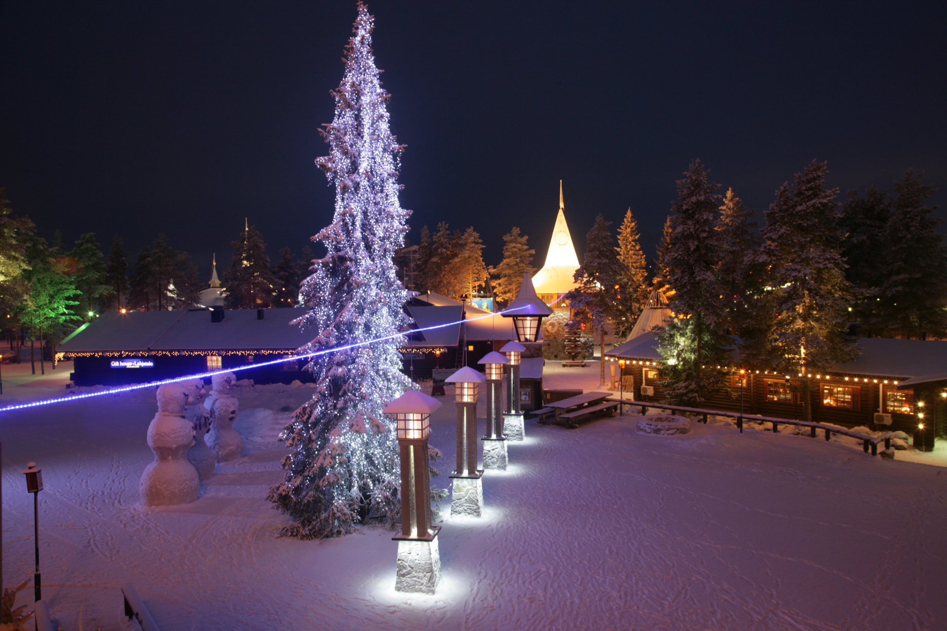 Arctic Circle sign at Santa Claus Village